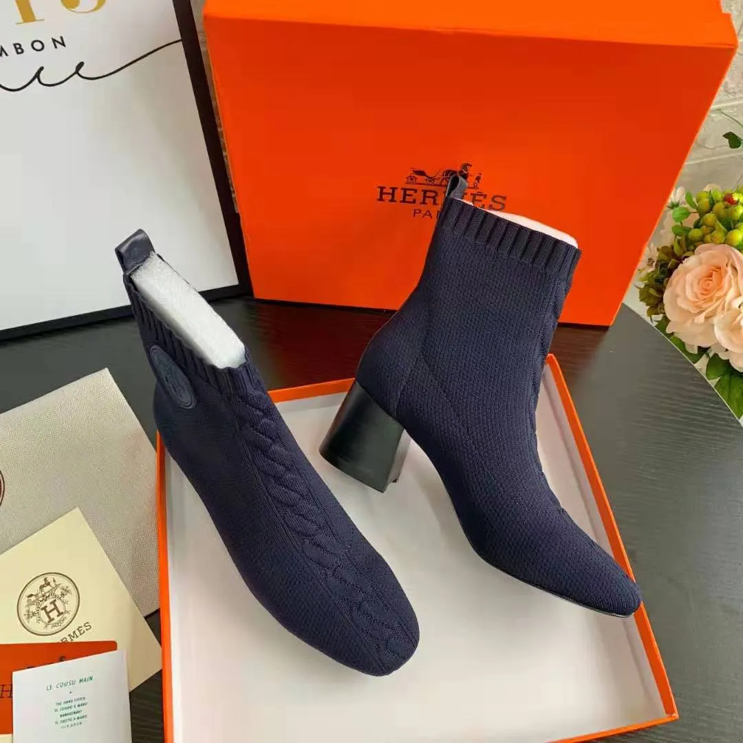 👟👟Ex-factory price 460👟👟 Hermes Hermes early autumn new model, the highest version on the market! Original board 1:1 purchasing level quality.  This is the youngest item from the H family this season! It’s just right to wear this season, it looks great on your feet and looks particularly slender 🌹 Fabric: Original 1:1 molded imported knitted upper, sheepskin lining. The heel is the latest molded horseshoe heel this year, with a heel height of 6.5cm 🌹 Size number: 34-41 (34.40 41/42 customized) 🌹 Outsole: Rubber sole and genuine leather sole optional 🌹Color: black, white, blue, burgundy 🌹Packaging with cloth bag certificate